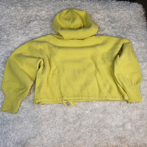 American Eagle Women's Crop Top Sweater, Yellow, Medium (See desc..) - Picture 8 of 10